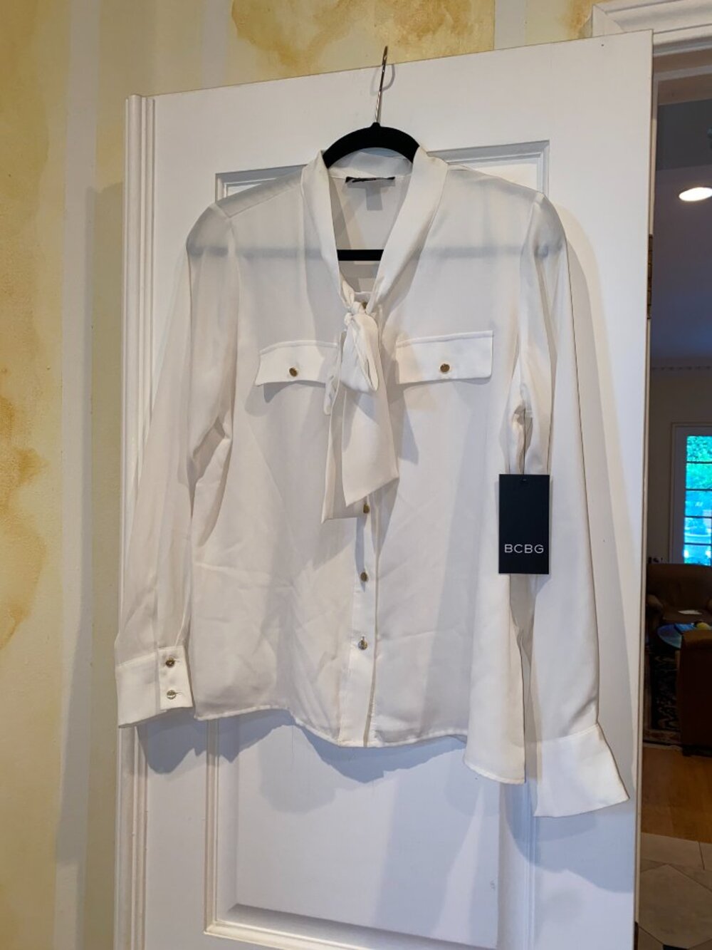 NWT  - BCBG cream-colored elegant blouse with bow